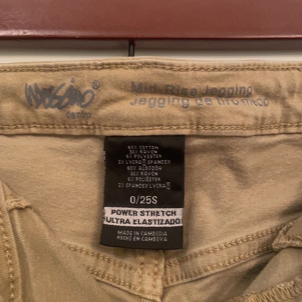 Mossimo Jeans - Picture 2 of 3